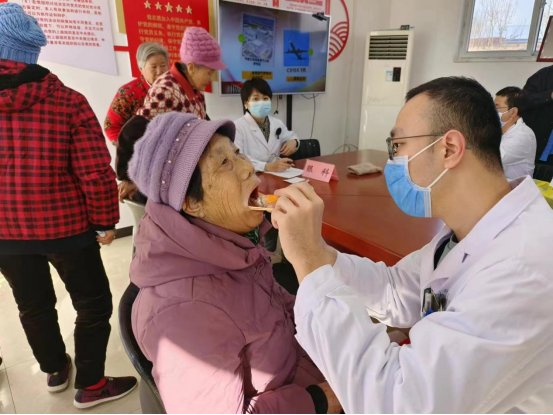 康复系的11名专业课教师以及1名外聘